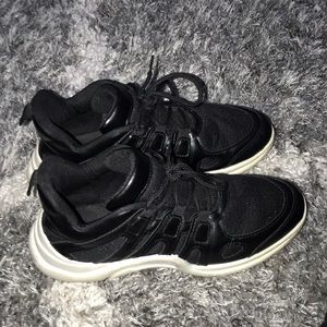 Blacks sneakers || size 8